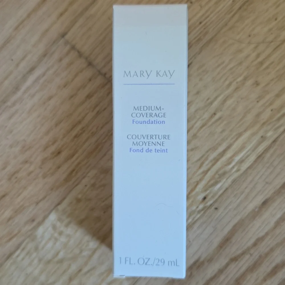Mary Kay Full Coverage Foundation Beige 305 - Gray Cap # 355500 NIB